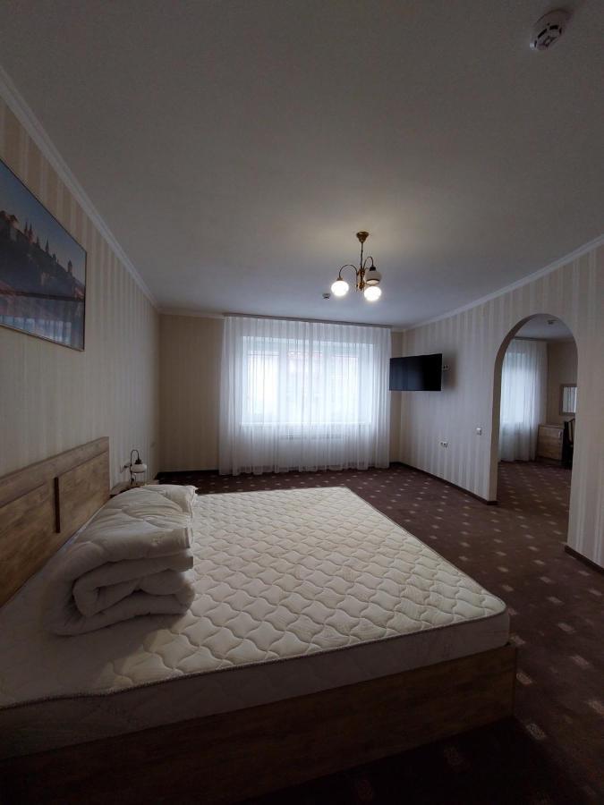 Apart-Hotel 24/7 Kamenets-Podolsk Eksteriør bilde